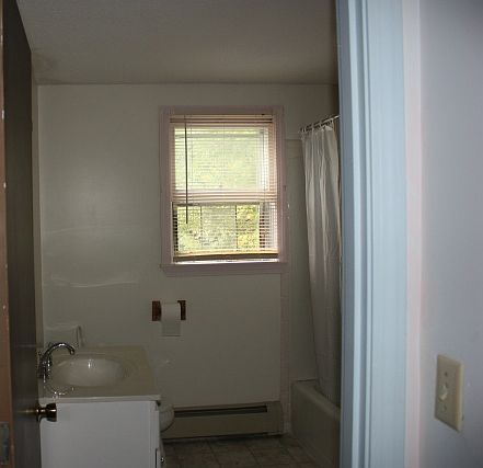2nd image of 475-1 Falmouth Rd #3