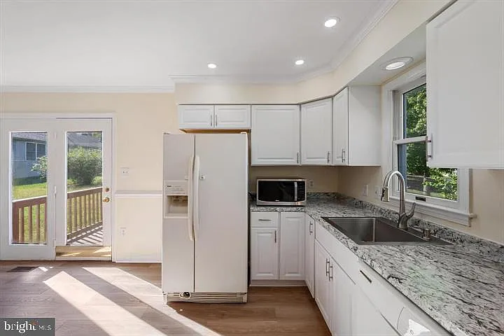 852 Morgan Pl — Photo 17