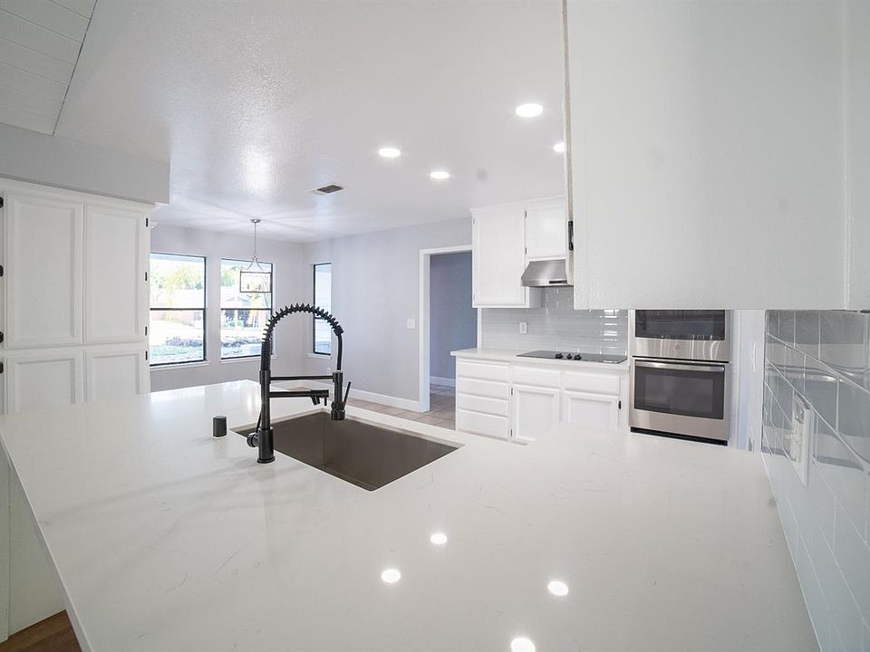 1st image of 2224 Glacier Dr