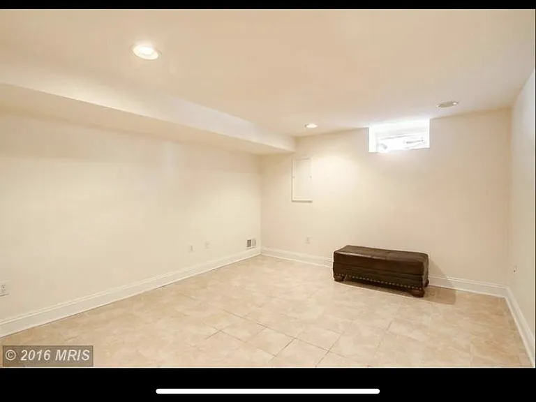 2611 E Fairmount Ave — Photo 17