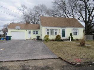 12 George St, Warwick, RI 02888