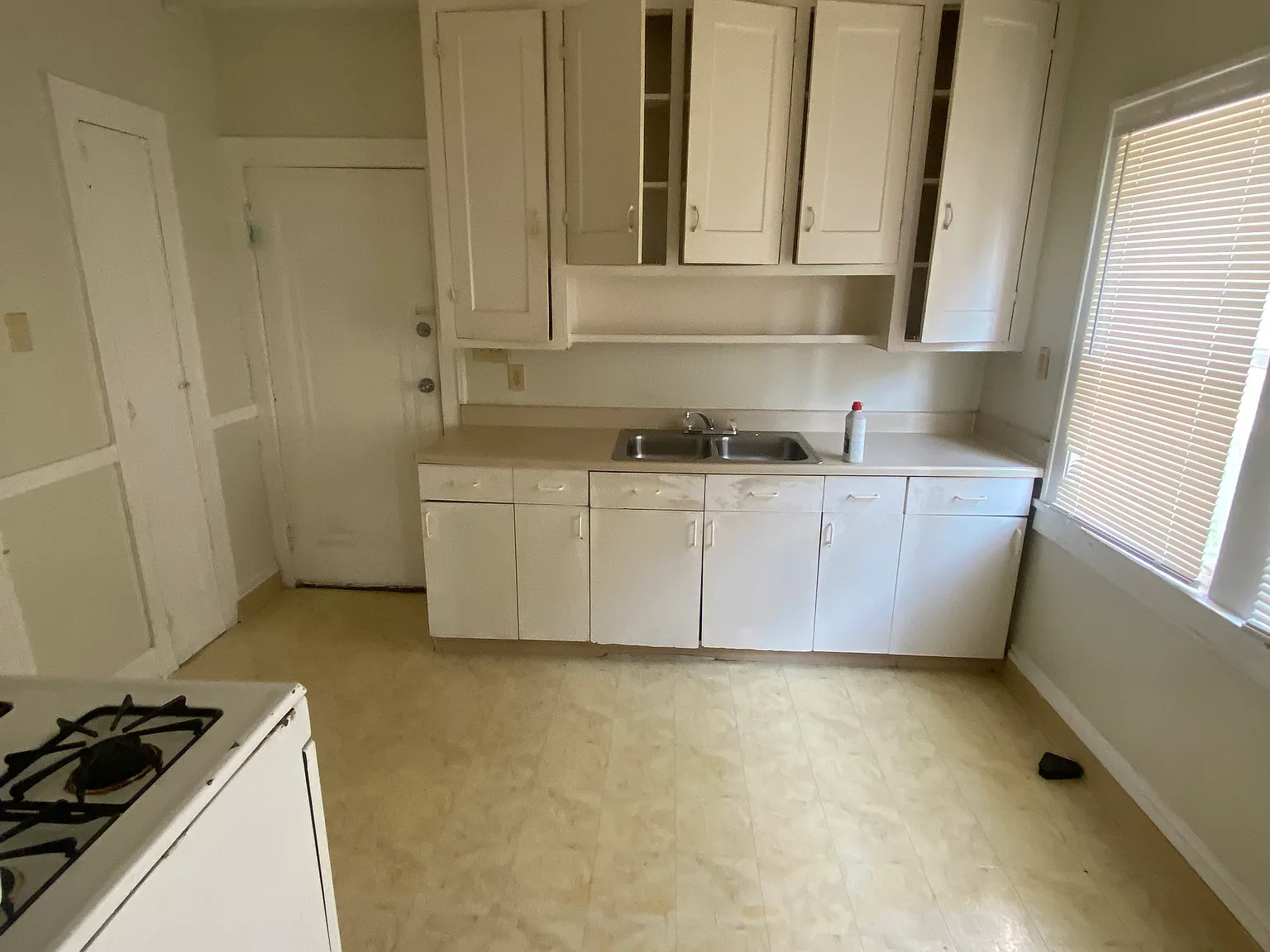2 bed, $965 — Photo 2