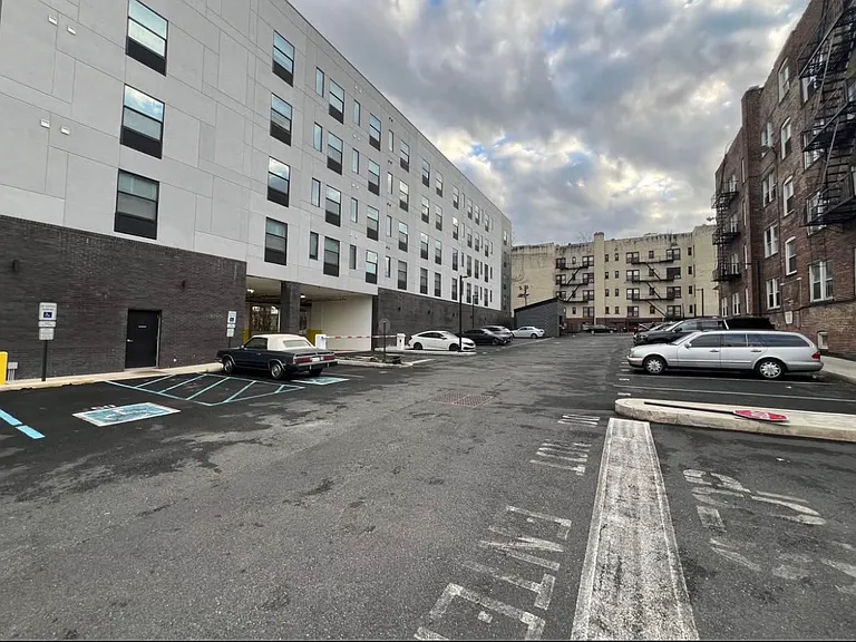 207 Freeway Dr E #3 — Photo 19