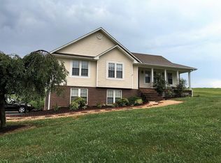 877 Phelps Acres Rd, Jamestown, KY 42629