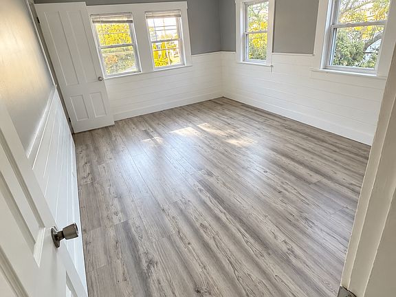 5th image of 210 Endicott St N #B