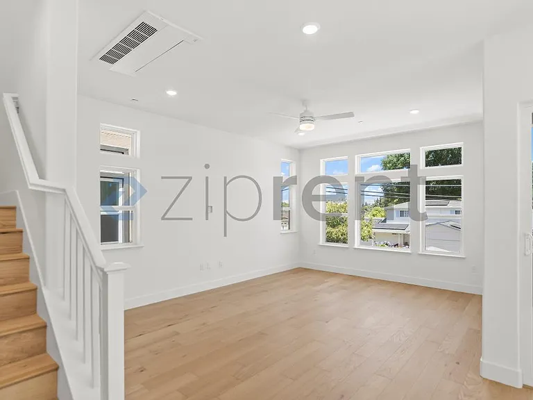 267 Llewellyn Ave — Photo 8