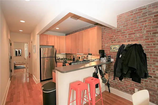 Rented by R New York | media 22