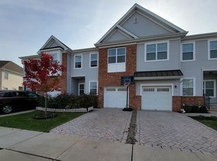 52 Clifford Cir, Somerset, NJ 08873