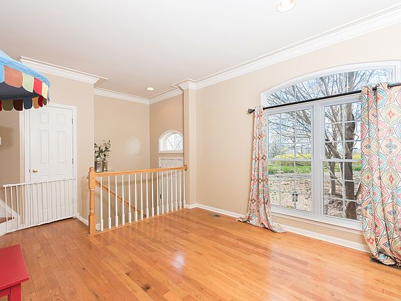 Dining Room, Hardwood Floors