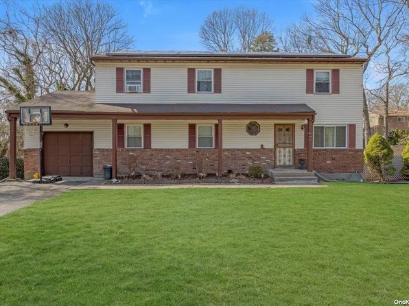 266 Avenue C, Ronkonkoma, NY 11779