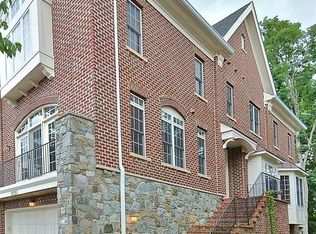 18291 Mullfield Village Ter, Leesburg, VA 20176
