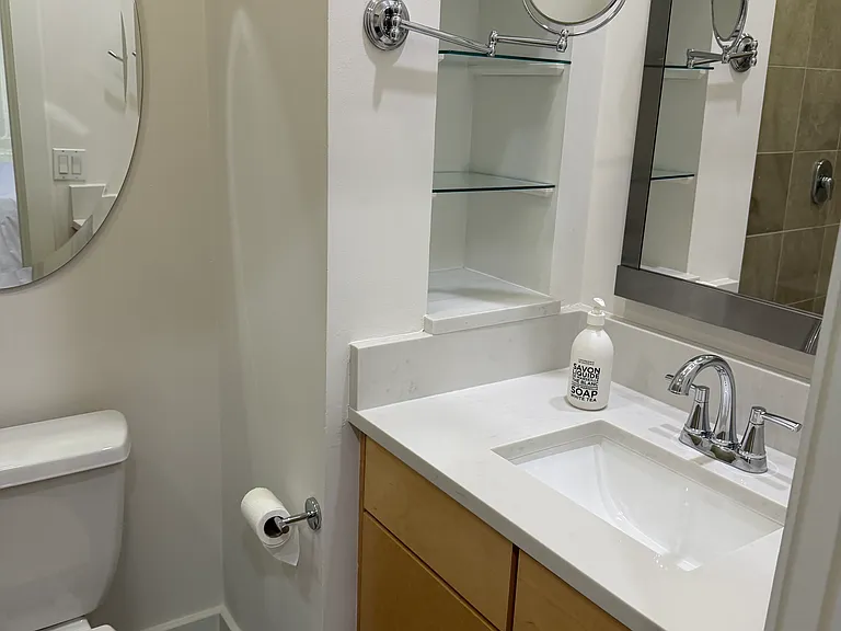 1205 Kinney Ave #1205G — Photo 17