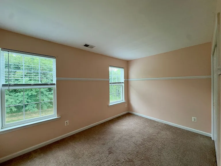 130 Mohegan Dr #B — Photo 20