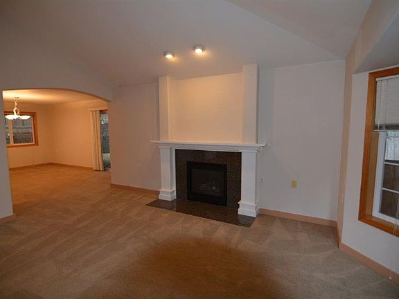 5th image of 1525 N 149th Ct