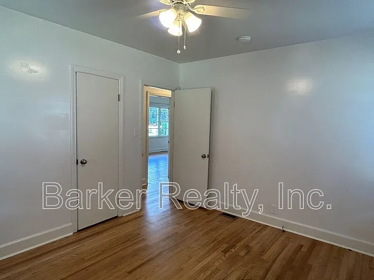 5726 Fayetteville Rd — Photo 7