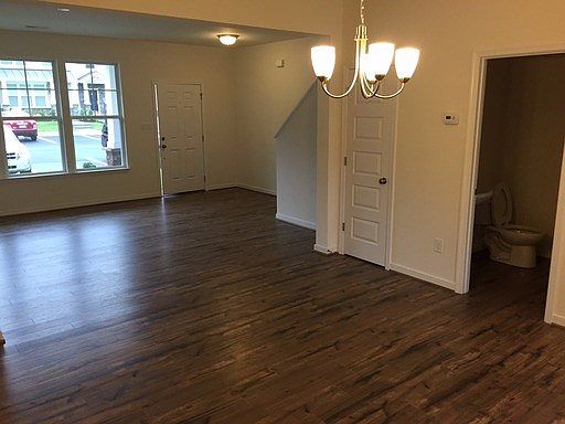 2nd image of 2411 Marions Ln