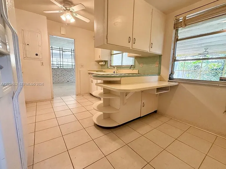 1235 Jefferson St — Photo 8