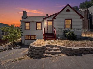 718 Roseway Dr, Klamath Falls, OR 97601