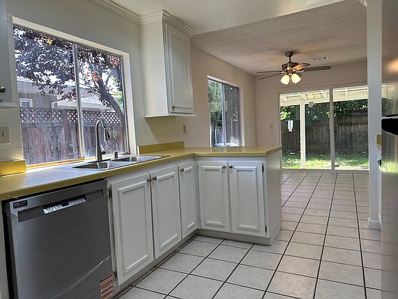 2nd image of 640 Bel Air Way