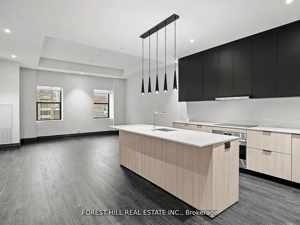 2 Avenue Rd #1402