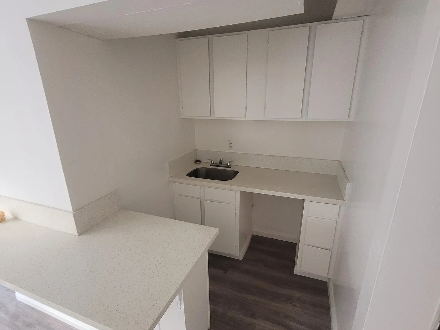 Studio, 300 sqft, $1,350 — Photo 3