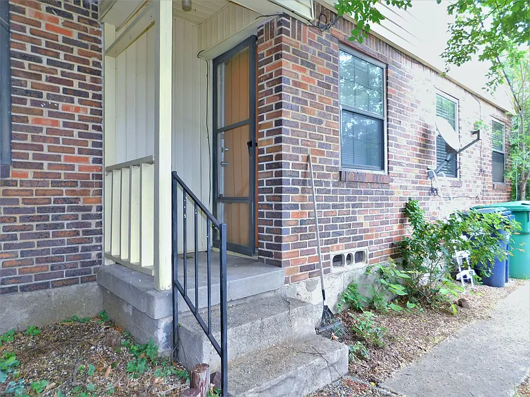 1010 Denton St — Photo 12