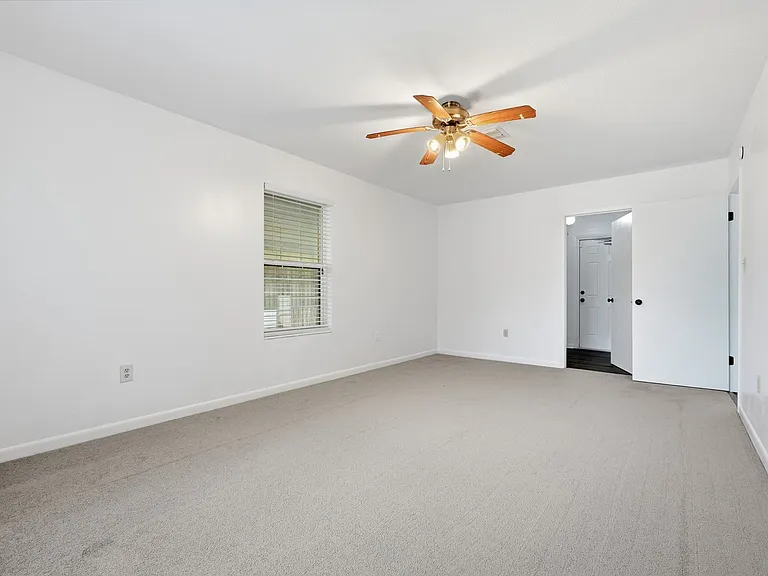 1416 Palm Blvd S — Photo 28