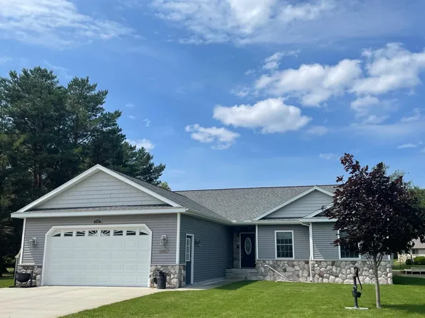 132 Bryan J Dr, Houghton Lake, MI 48629