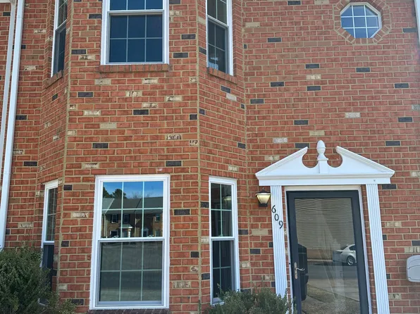 609 Huntly Dr, Chesapeake, VA 23320