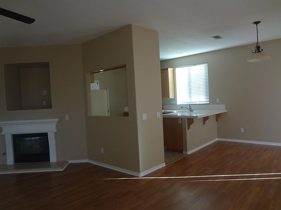 4th image of 543 Divine Way #1