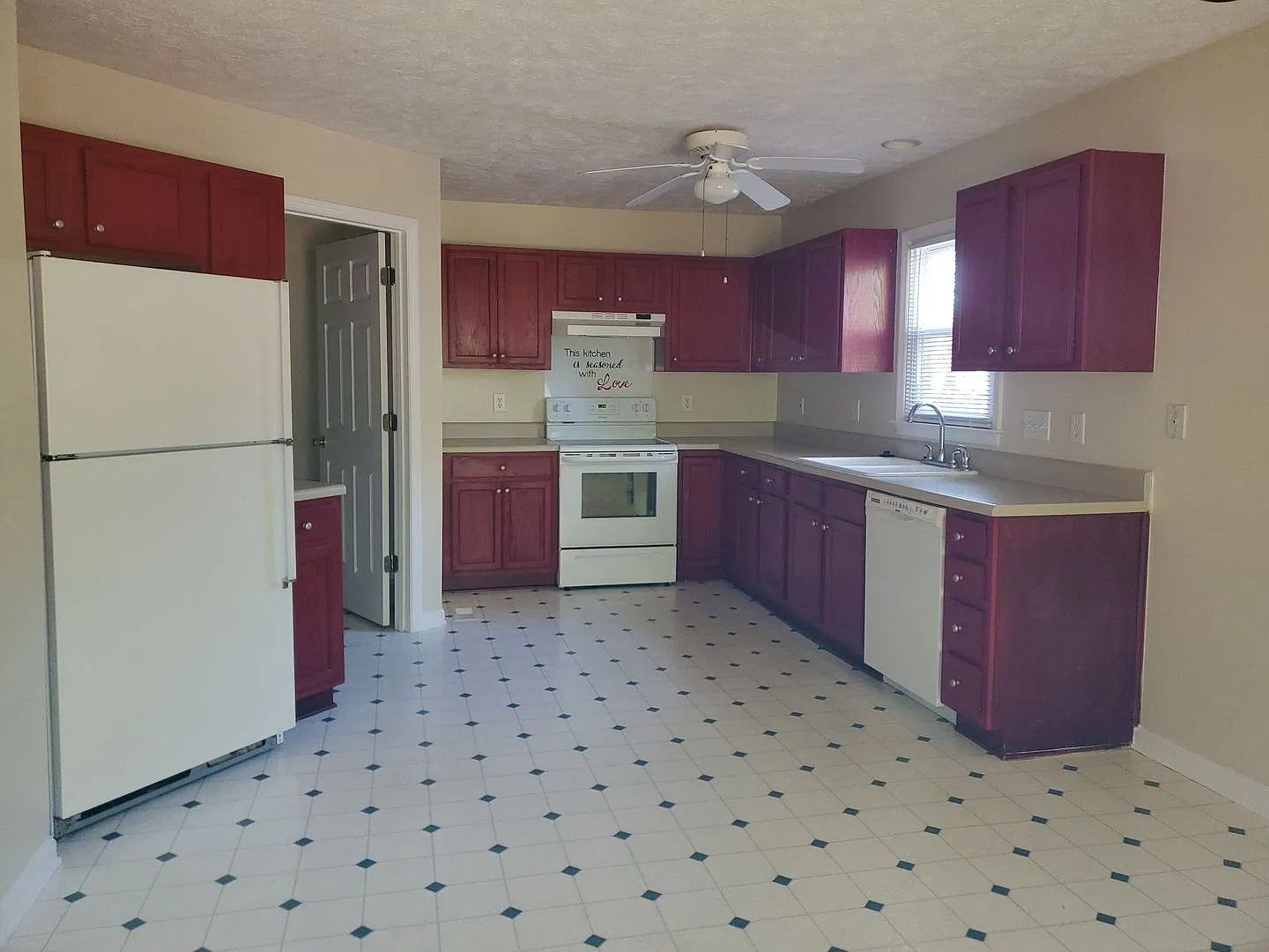 5313 Pringle Way ~ Brightmoor — Photo 3