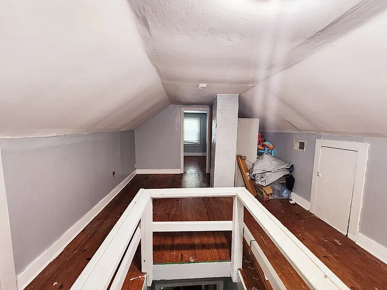 4904 Wellsworth Ave — Photo 6
