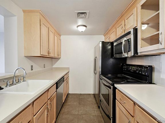4th image of 800 Pearl Street #509