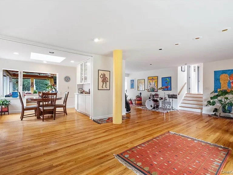 5 Agnes Cir — Photo 8