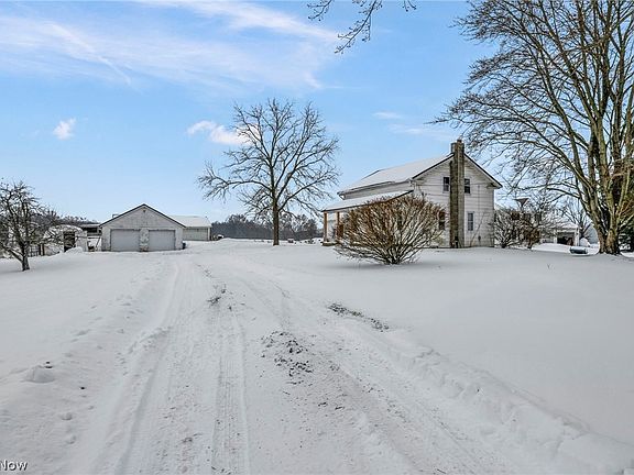 3rd image of 3080 Saxe Rd