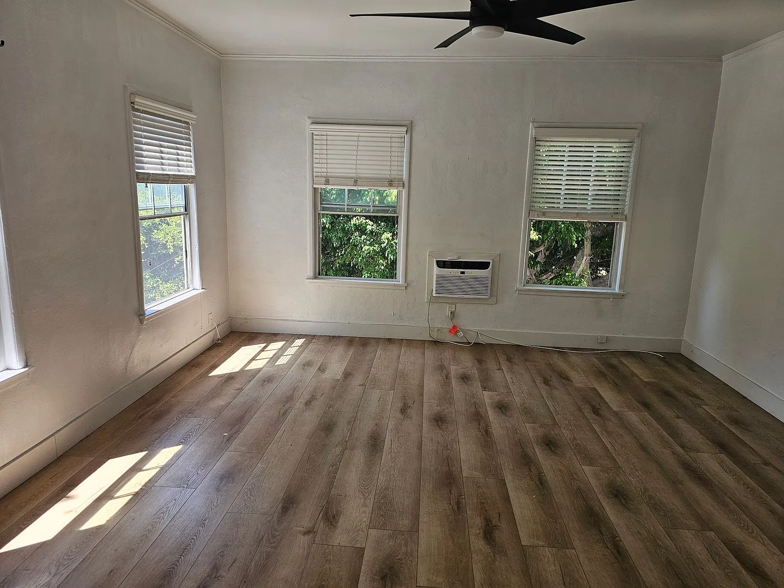 6439 Orange Street — Photo 2