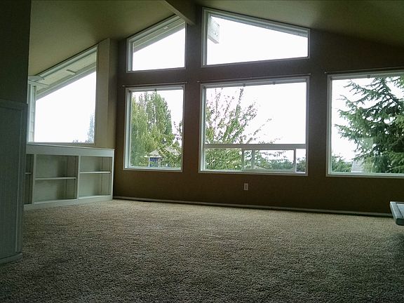 2nd image of 352 NW 1st Ave