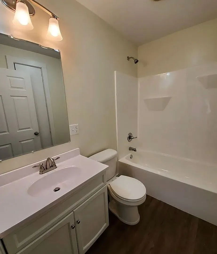 Spacious 6BR/3BA Home Walk to IU Campus! — Photo 1