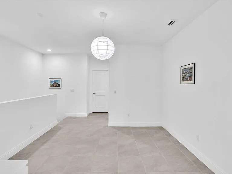 556 Sanderling Cir #0 — Photo 20