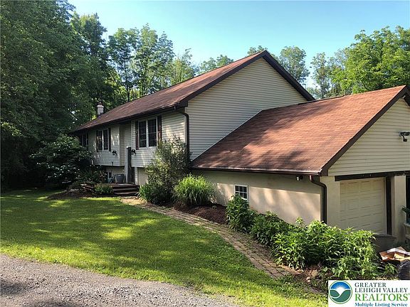 2nd image of 8581 Hensingersville Rd
