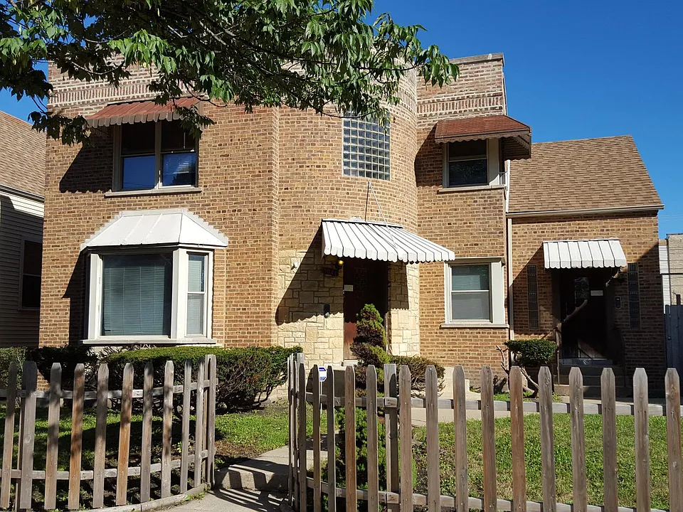 3044 W Addison St #2
