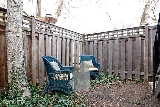 4th image of 2122 N Lincoln Ave #2