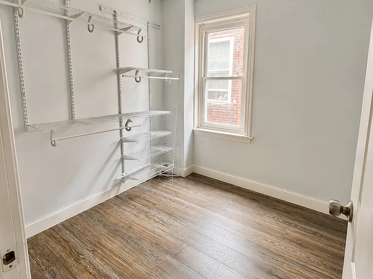 1805 S 20th St — Photo 13