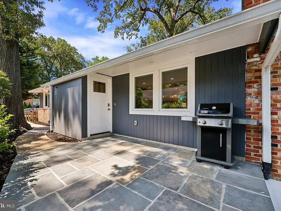 8407 Tahona Dr