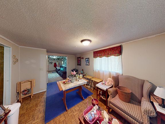 5th image of 255 Burnett St