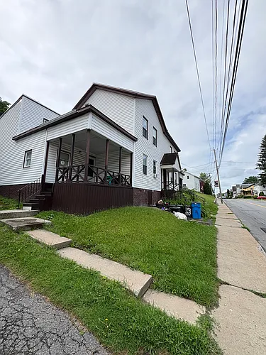 104 E Main St Photo 1