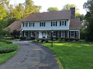 3 Ridge Crest Rd, Saddle River, NJ 07458