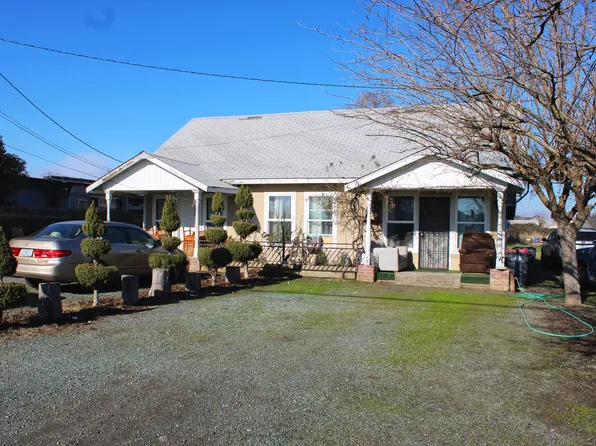 2406 W McAndrews Rd, Medford, OR 97501