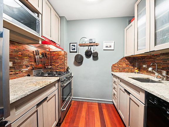 4th image of 440 E 79th St APT 10N