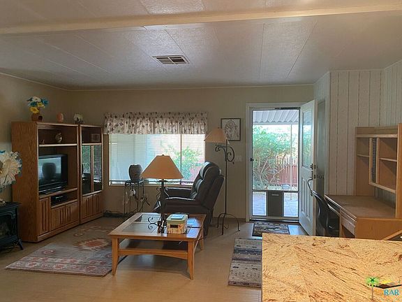 4th image of 398 S Paseo Laredo